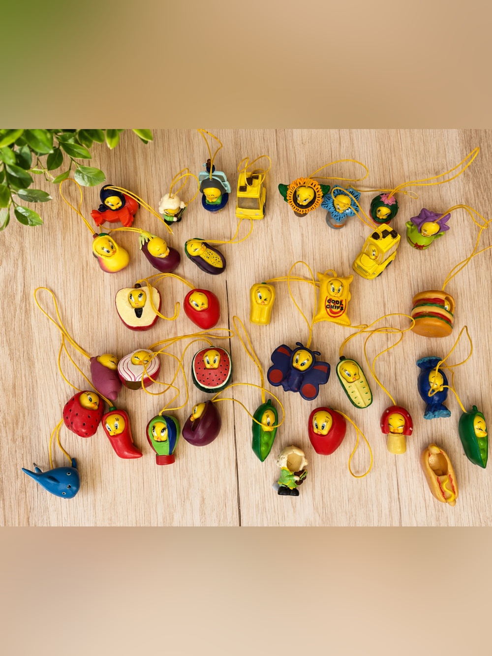 Tweety Bird Peak-a-Pooh Cellphone charms